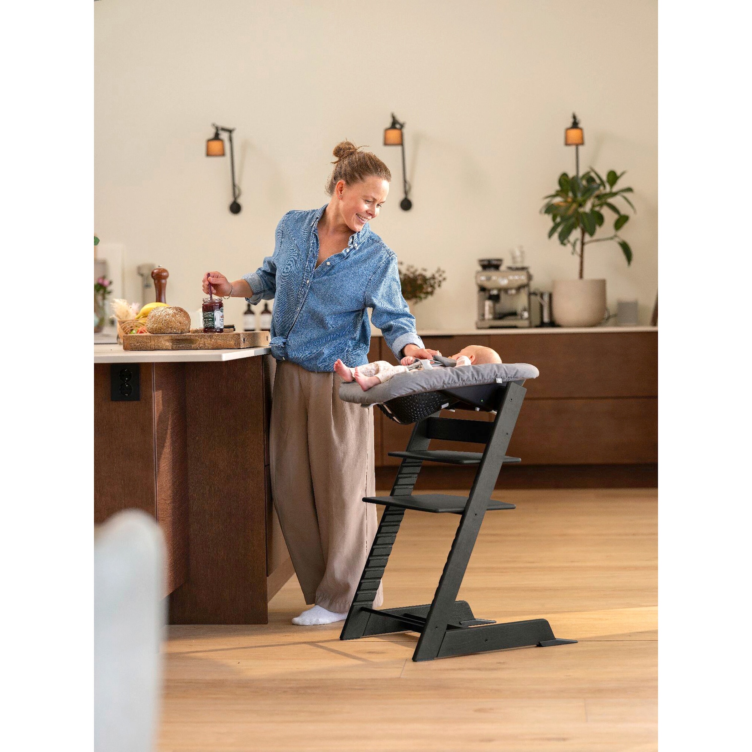 Stokke® Tripp Trapp® Bundle Treppenhochstuhl Eiche inklusive Newbornset Vanilla White & Babyset online kaufen