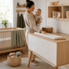 Babyzimmermöbel: Materialien, Oberflächen und Pflege im ersten Babyjahr – Ratgeber zu Materialmix bei Babyzimmermöbeln im ersten Lebensjahr: Holz, beschichtete Flächen und Pflege im Alltag