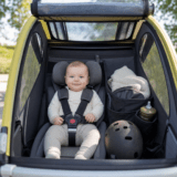 Fahrradanhänger-Innenraum für Babys: Gurte, Kopfstützen, Belüftung und Gepäck – Ratgeber zu Komfort und Sicherheit im Innenraum von Fahrradanhängern für Babys ab Sitzalter