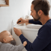 Kippsichere Möbel im Babyzimmer: Kommode, Schubladen und Wickelbereich – Ratgeber zu Kippsicherheit und Wandbefestigung von Staumöbeln im Babyzimmer