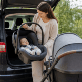 Travelsystem für Babys: Wann Babyschale und Kinderwagen sinnvoll zusammenspielen – Ratgeber zu Travelsystem mit Babyschale und Kinderwagen im ersten Lebensjahr