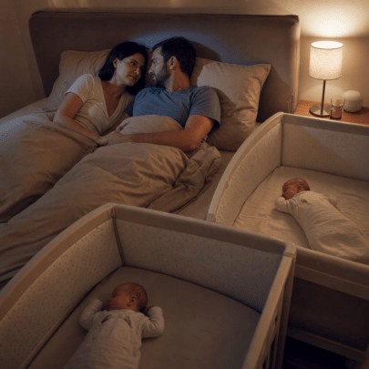 Zwillinge im Elternschlafzimmer: Schlafplätze und nächtliche Versorgung planen